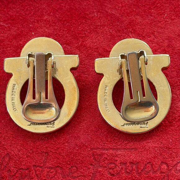 FERRAGAMO Gancio Clip-On Pearl Gold Earrings Timeless Classic Chic - Picture 4 of 7